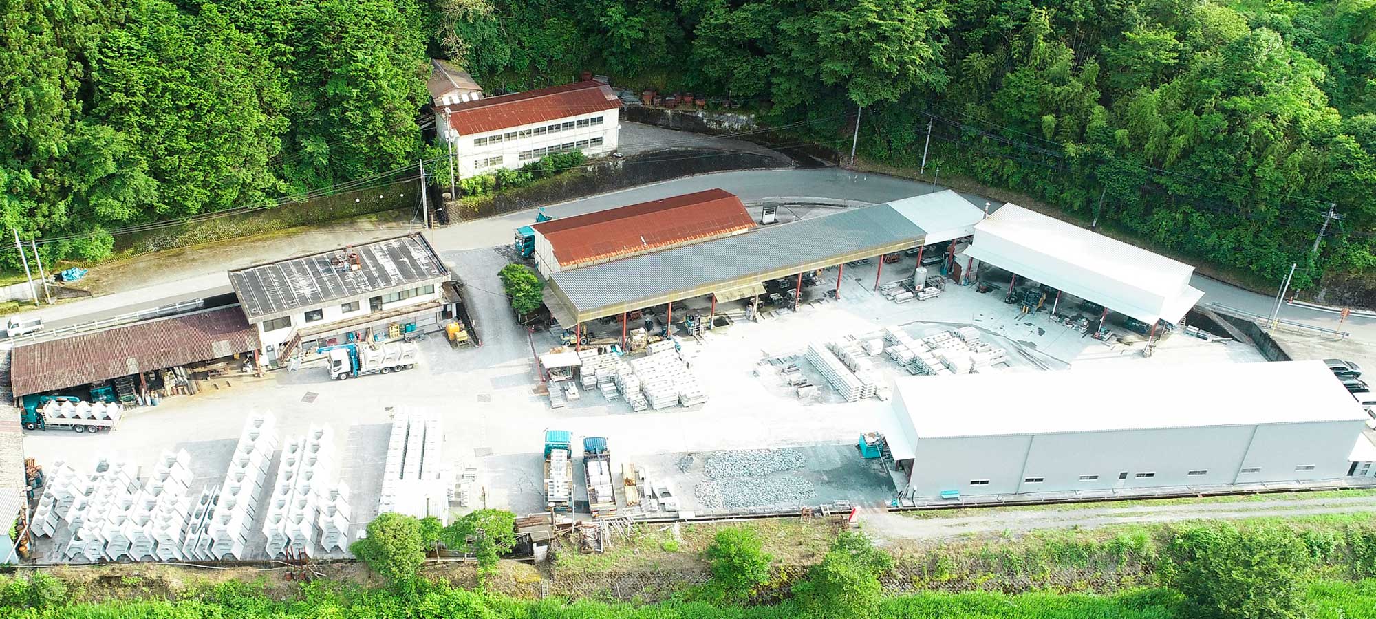 高知県の総合建設業 株式会社 高橋組/有限会社 高橋コンクリート ブロック製造 ブロック製造工場 ドローン撮影